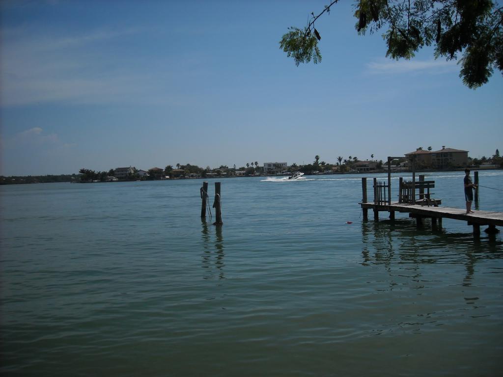 Mediterranean Three Story Beach Townhouse St. Pete Beach Eksteriør billede